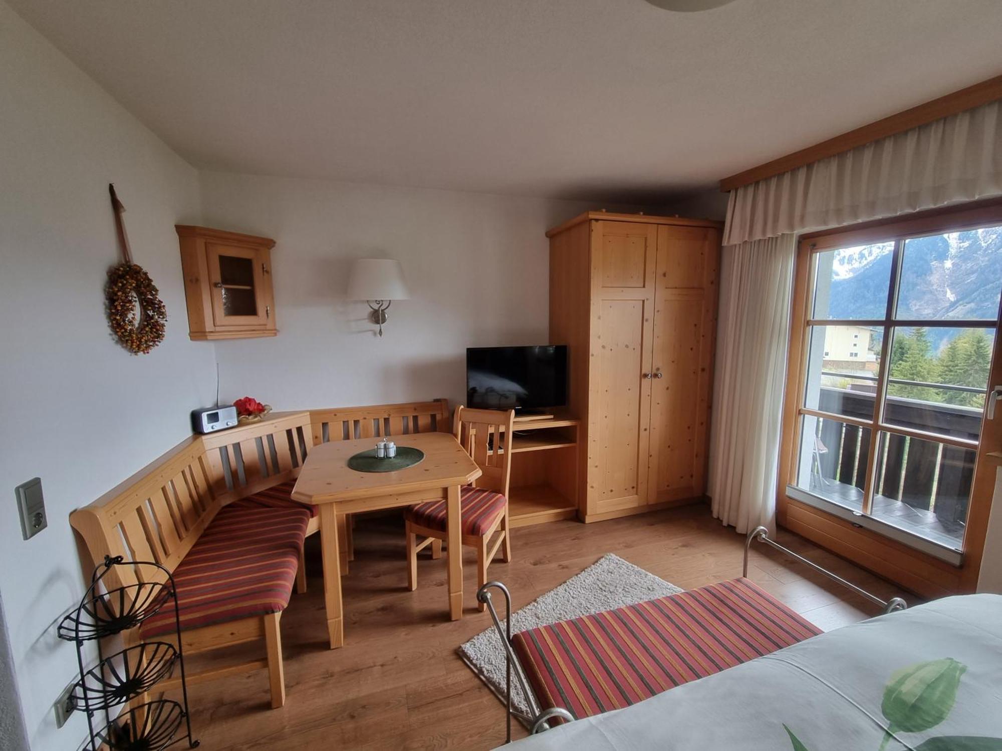Haus Auer Apartamento Jerzens Quarto foto